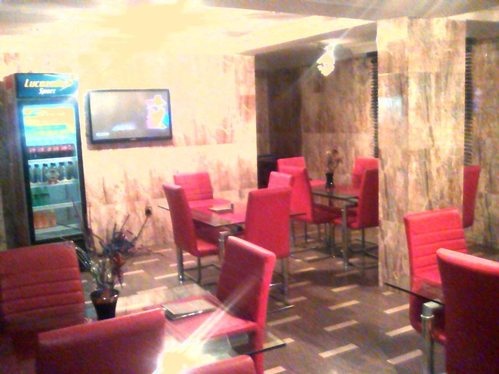 Royalview Hotel And Suites Lagos Exteriör bild