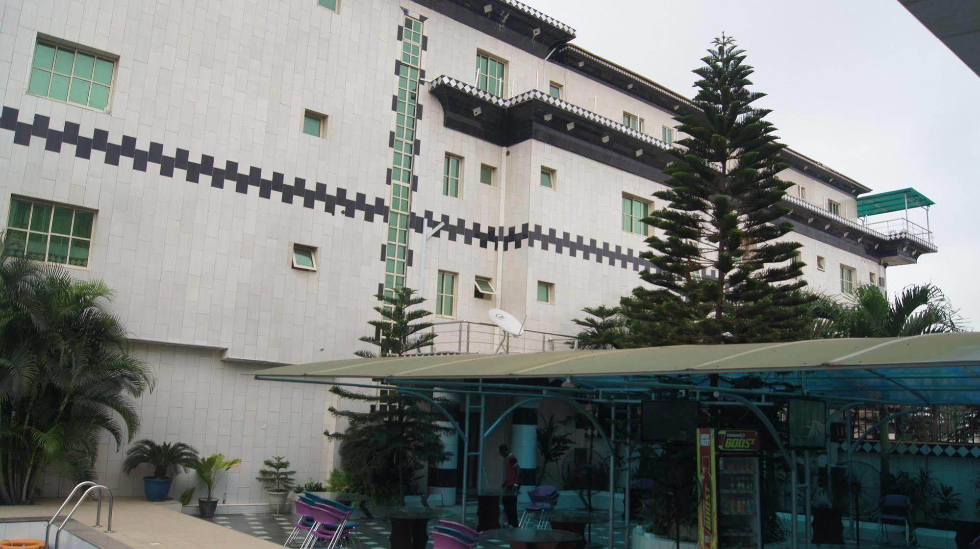 Royalview Hotel And Suites Lagos Exteriör bild